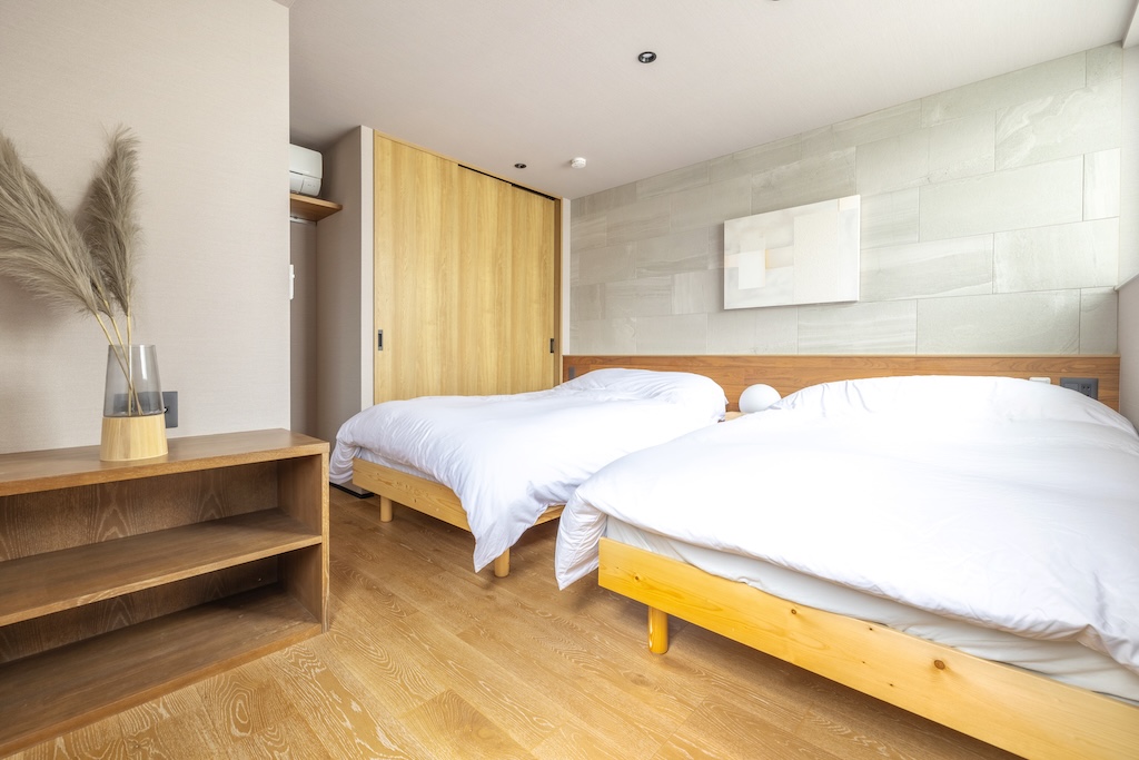 MinpakではAirbnbやbooking.comなど民泊運営代行サービスを行なっています。お気軽にお問合ください。