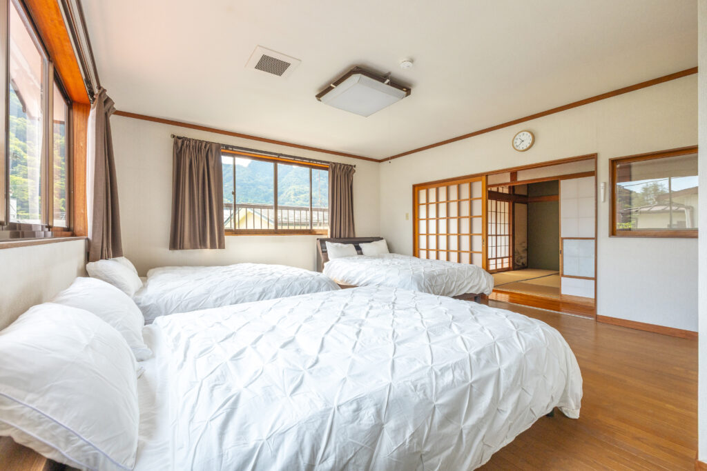 株式会社ダイムス(本社:東京都江東区、代表:榎木園 翼、以下ダイムス)は、栃木県日光市のの宿泊施設、「Kominka Hideaway Nikko」の運営を開始しました。
NikkoRを運営するダイムスでは宿泊サイトからの集客、予約管理、清掃まで施設運営に関わる全ての業務をサポートします。